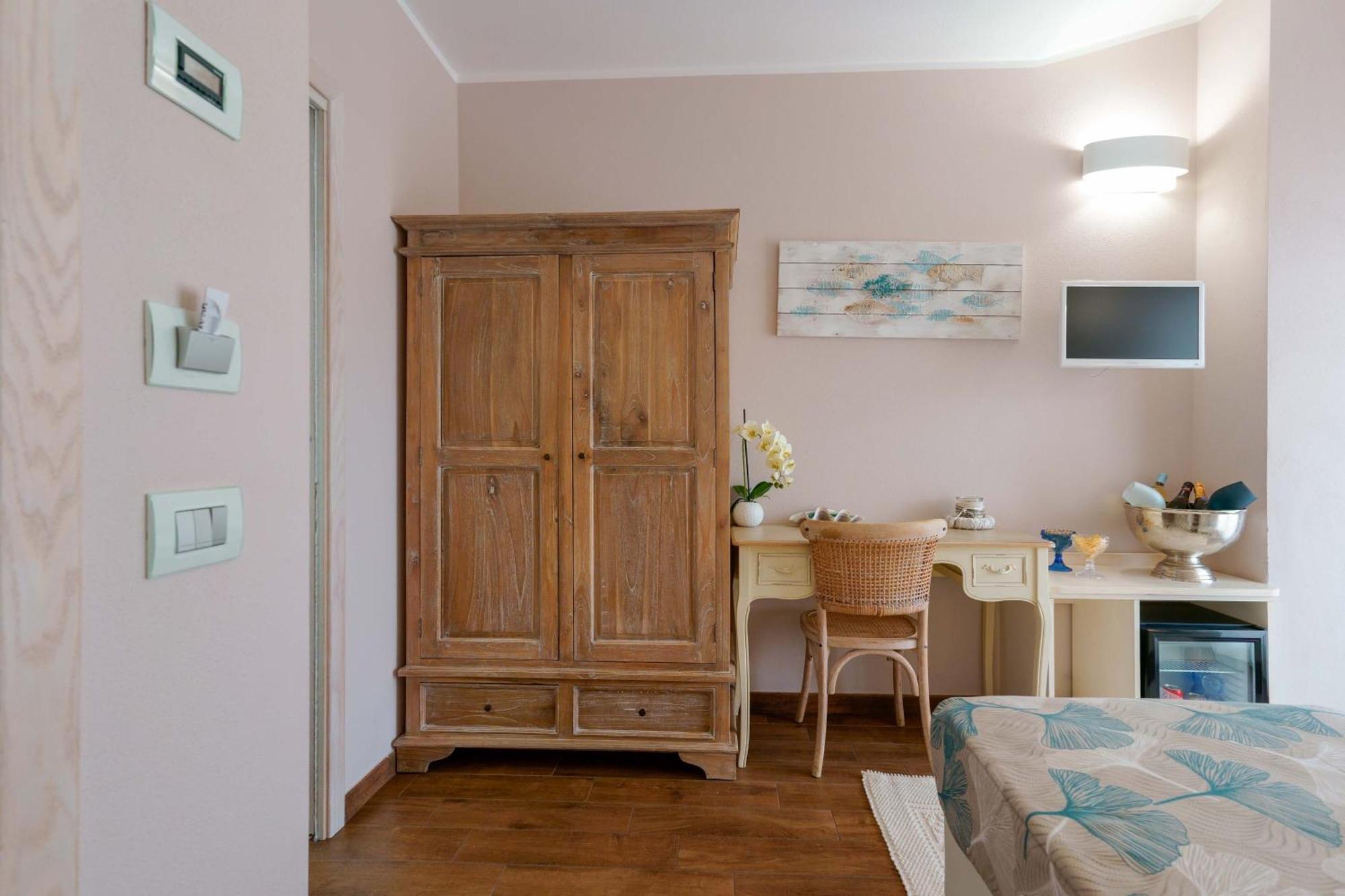 La Rosa Dei Venti Bed & Breakfast Villasimius Exterior photo