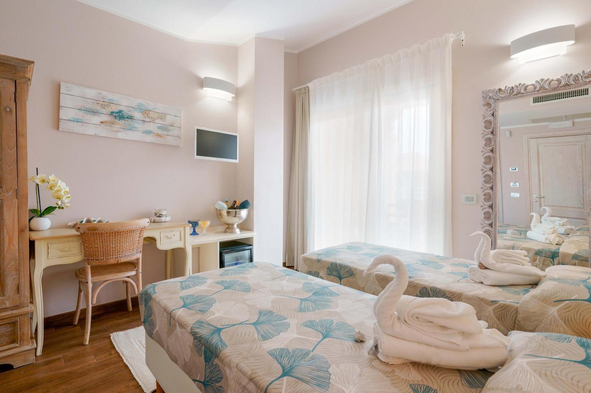 La Rosa Dei Venti Bed & Breakfast Villasimius Exterior photo